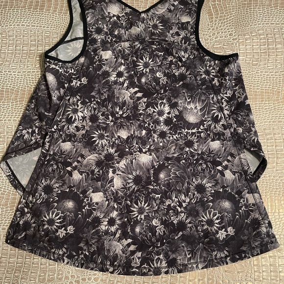 Lululemon Run: Split Singlet - Picture 10 of 12